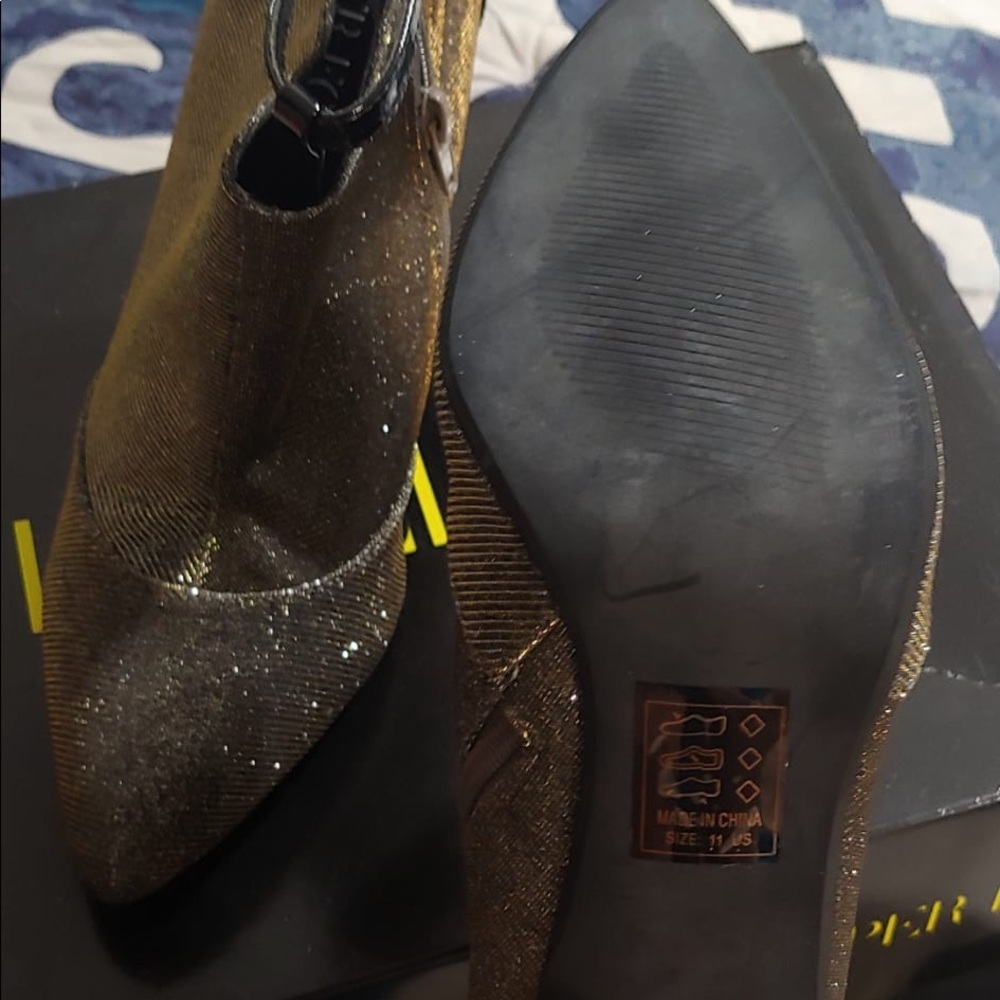 Shoes - Picture 3 of 3